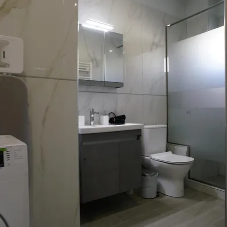 Life Living Luxury * Volos